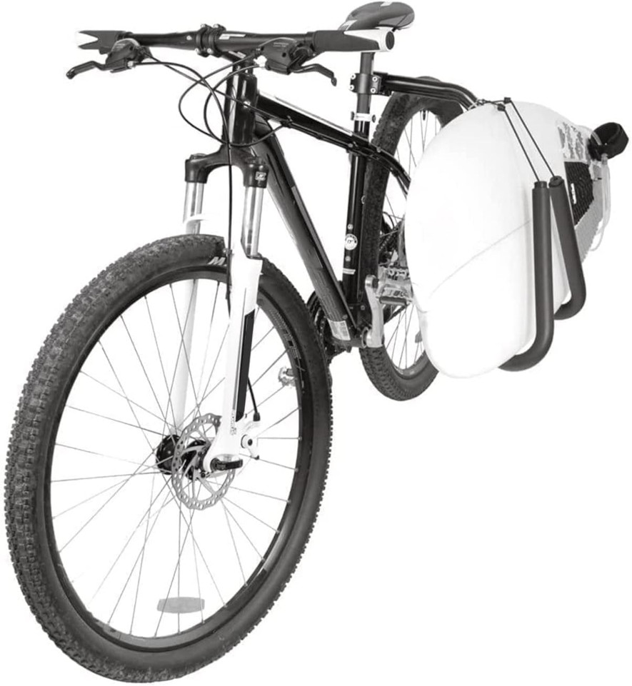 Hållare som funkar till längdskidor, surfbrädor mm på sidan av cykeln